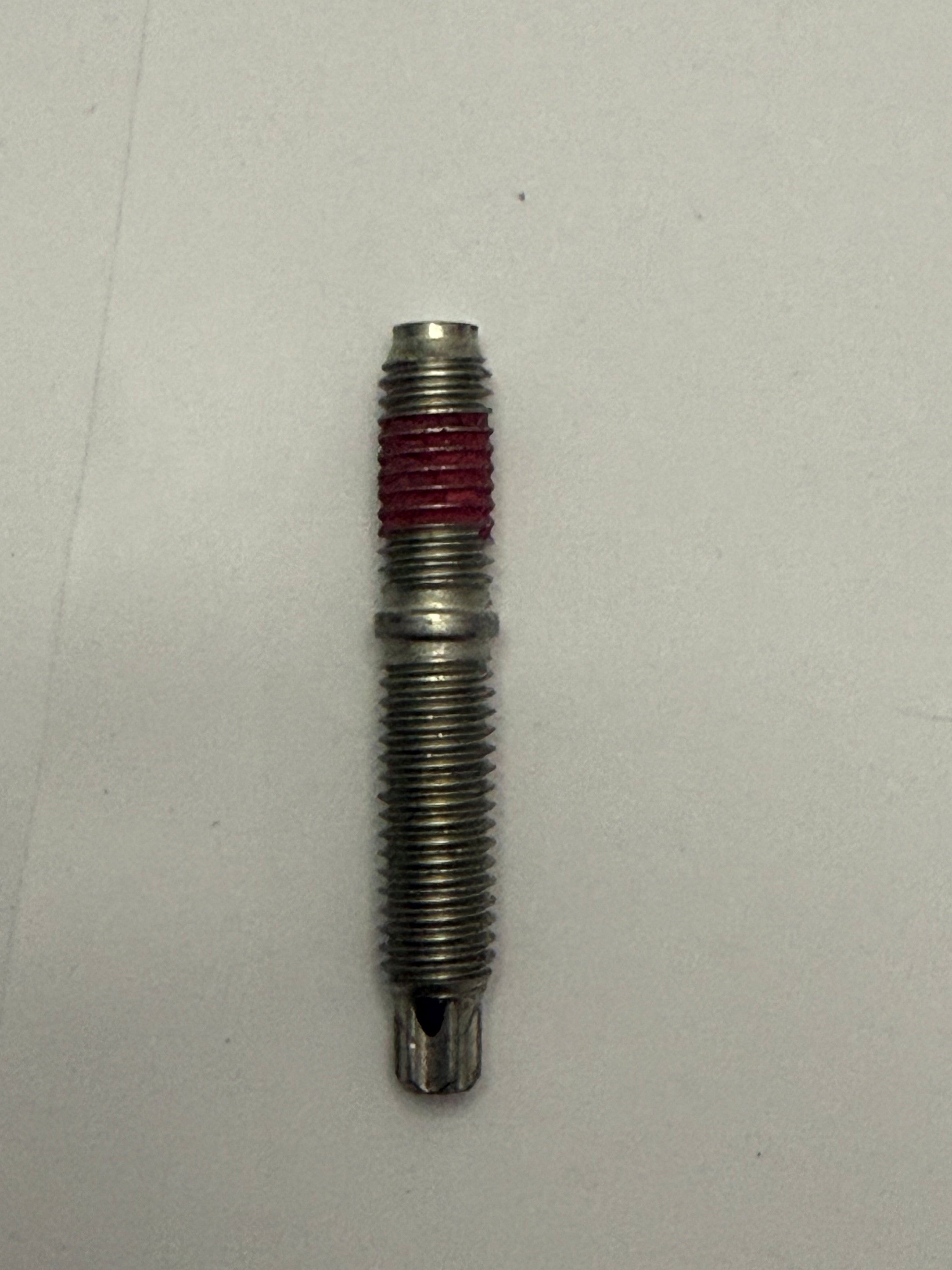 Land Rover EXHAUST STUD 1357627