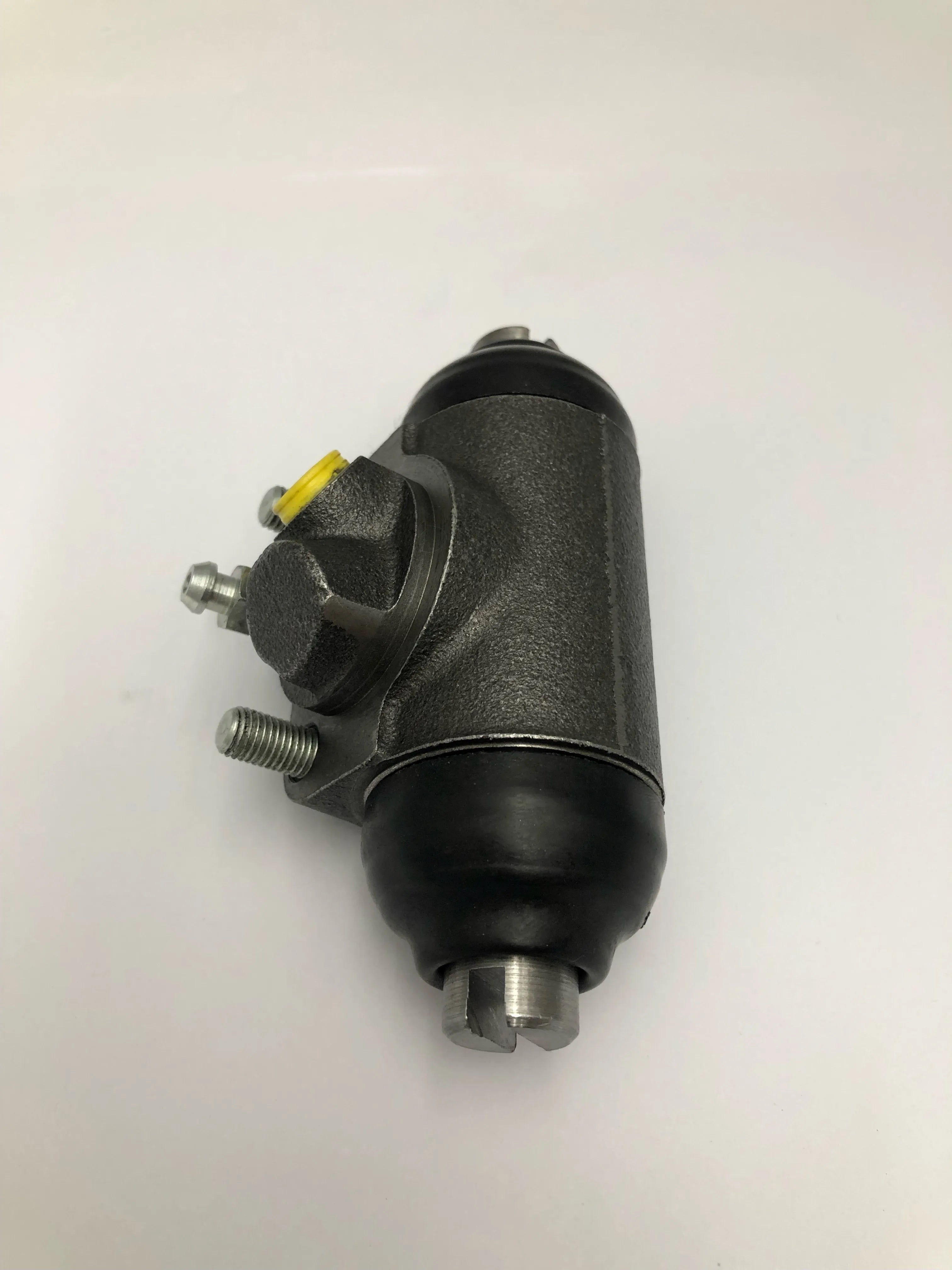 LEFT HAND FRONT WHEEL CYLINDER 243296-Land Rover-Sovereign Auto