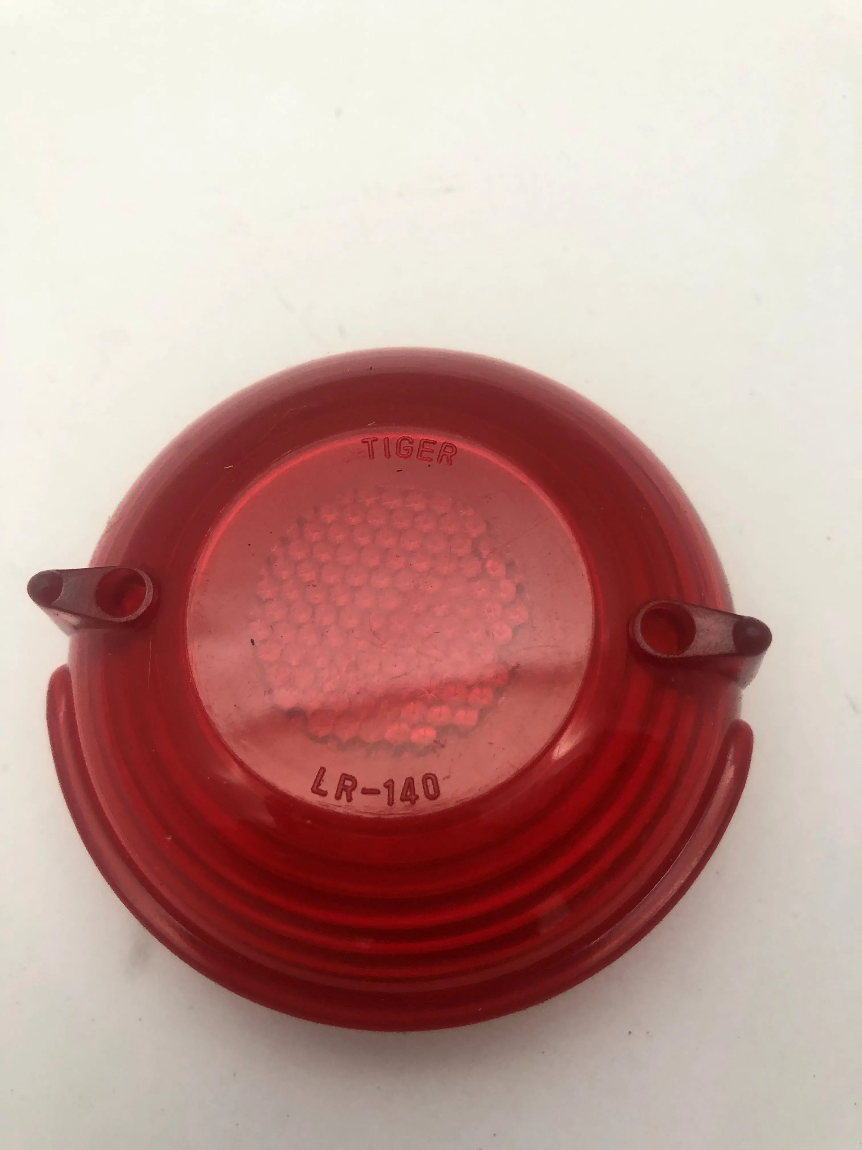 LAND ROVER STOP TAIL LAMP LENS 589448-Land Rover-Sovereign Auto