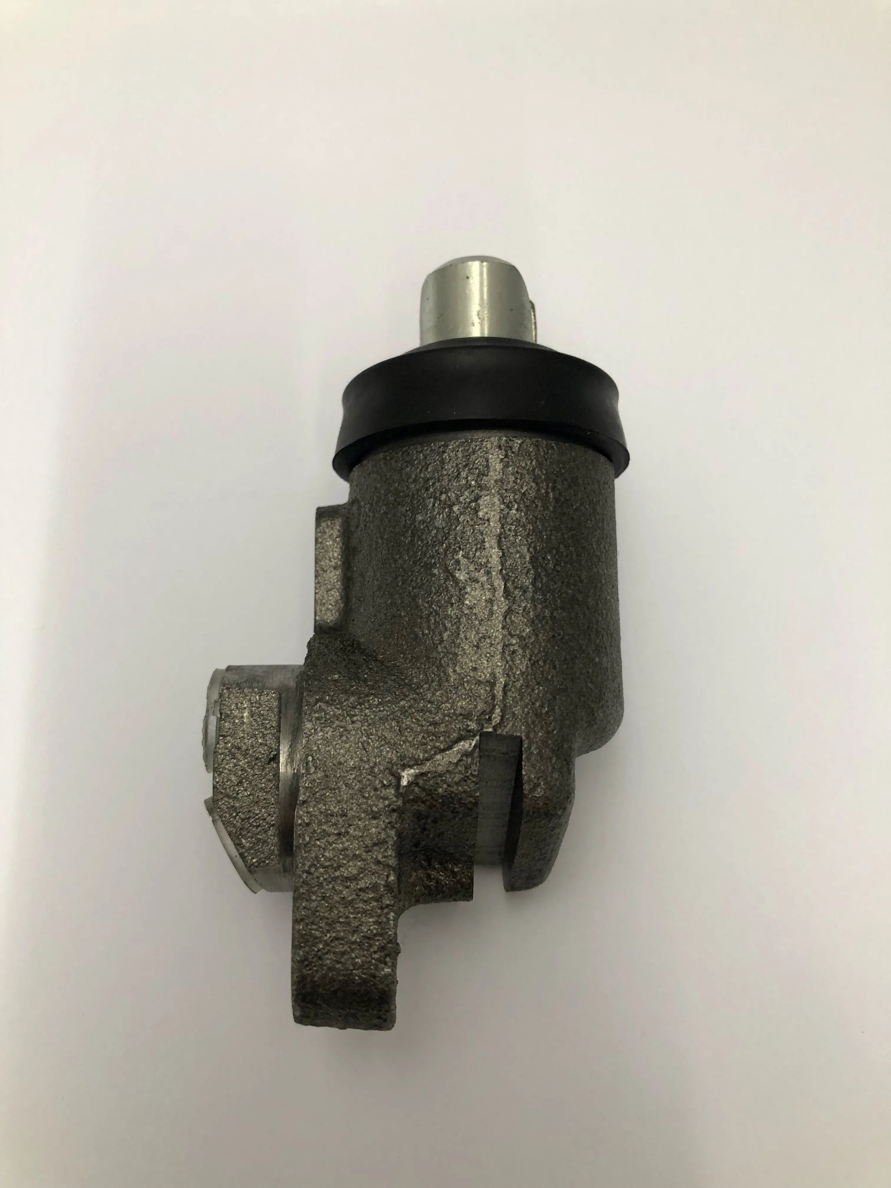 FRONT LEFT HAND WHEEL CYLINDER 600200-Land Rover-Sovereign Auto