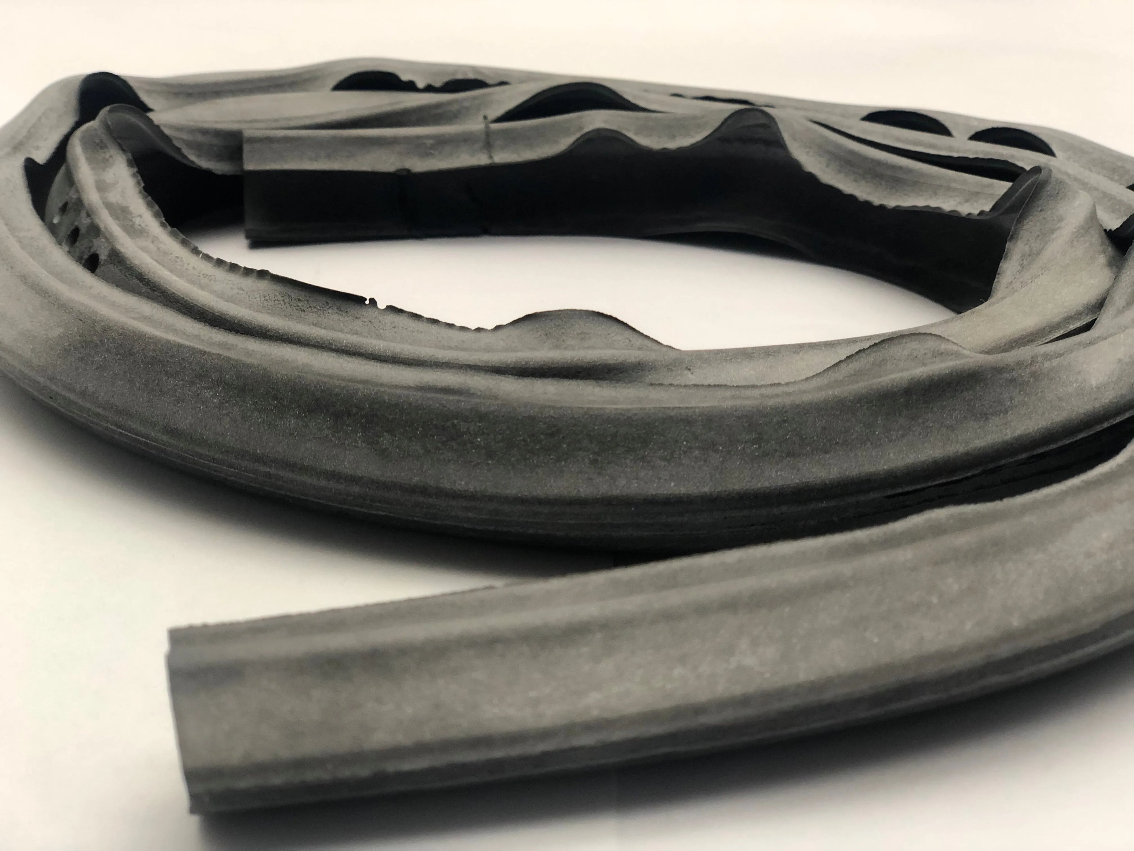 JAGUAR TAILGATE MOULDED RUBBER STRIP BD23347-Jaguar-Sovereign Auto