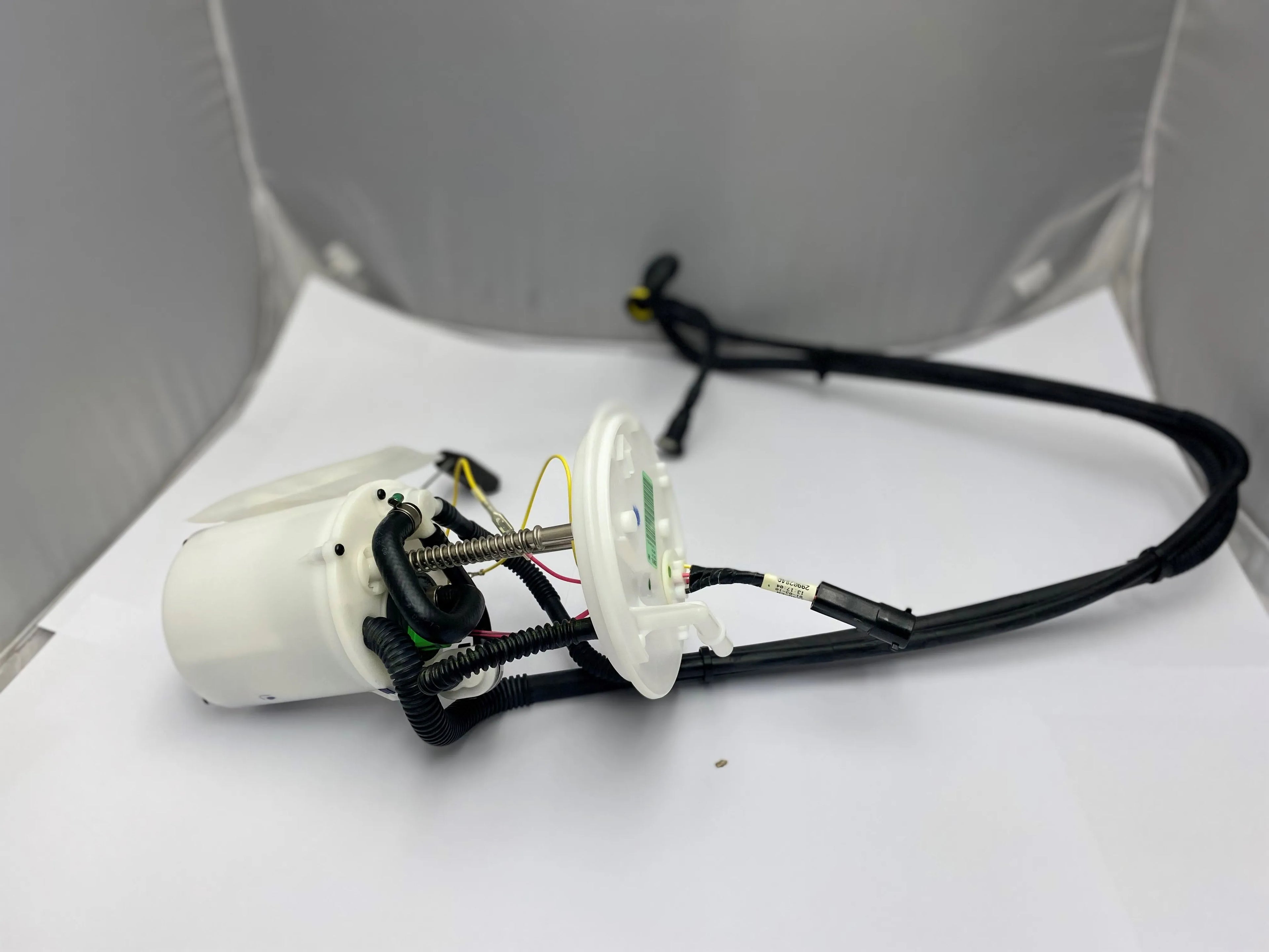FUEL PUMP ASSEMBLY C2C24164-Jaguar-Sovereign Auto