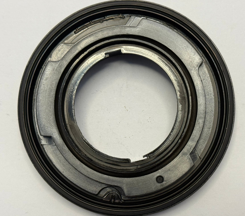 Land Rover FRONT CRANK SEAL LR077704