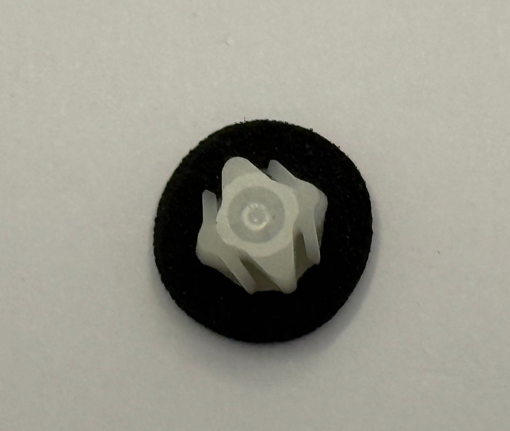 Land Rover, Range Rover SCREW GROMMET RYH500840