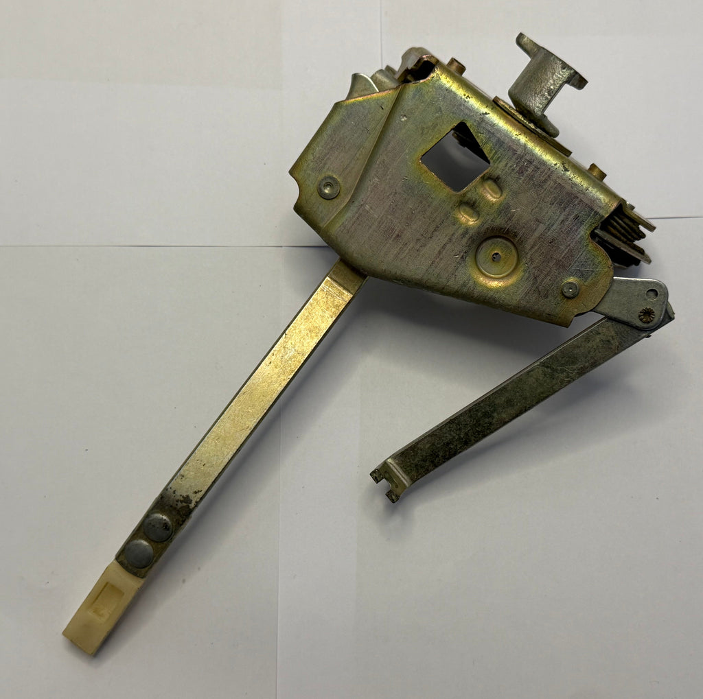 Jaguar, Daimler DOOR LOCK MECH BD31845