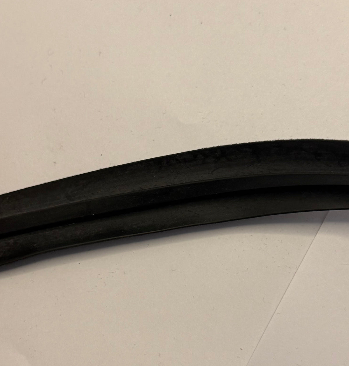 Jaguar, Daimler GLASS OUTER SEAL BD46440/3