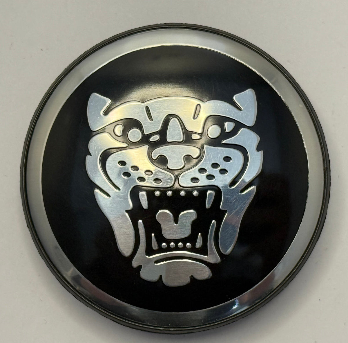 Jaguar CENTER WHEEL BADGE C2C30081