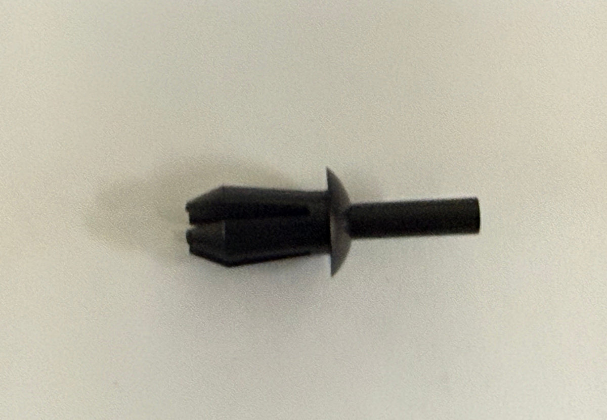 Jaguar BOOT ACTUATOR RIVET C2S16596