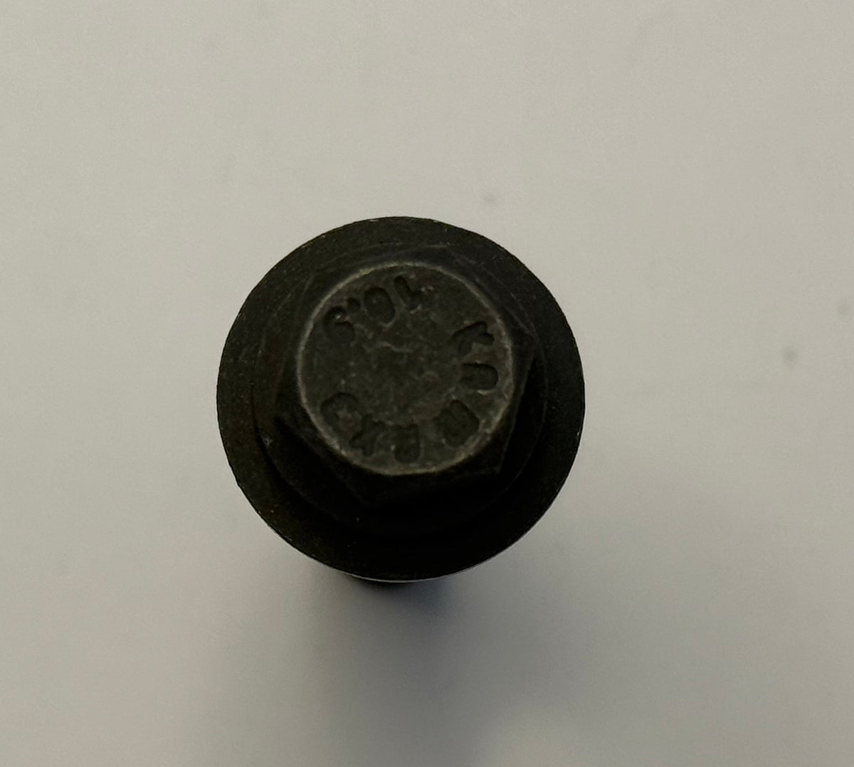 Jaguar BOLT PULLEY TO CRANK C2S44041
