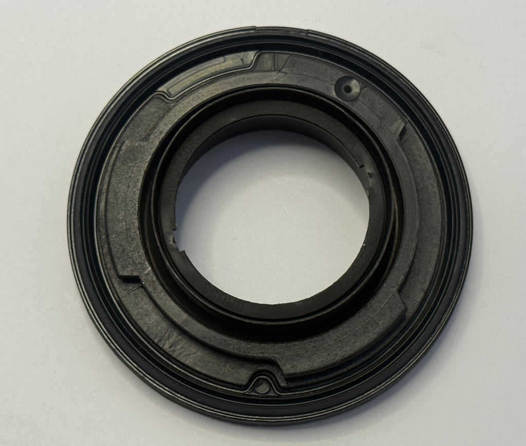 Jaguar CRANKSHAFT SEAL C2S52647