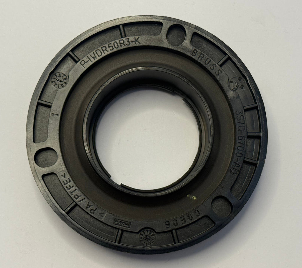 Jaguar CRANKSHAFT SEAL C2S52647
