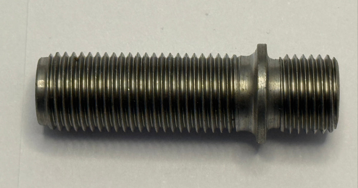 Jaguar REAR HUB STUD CAC3878