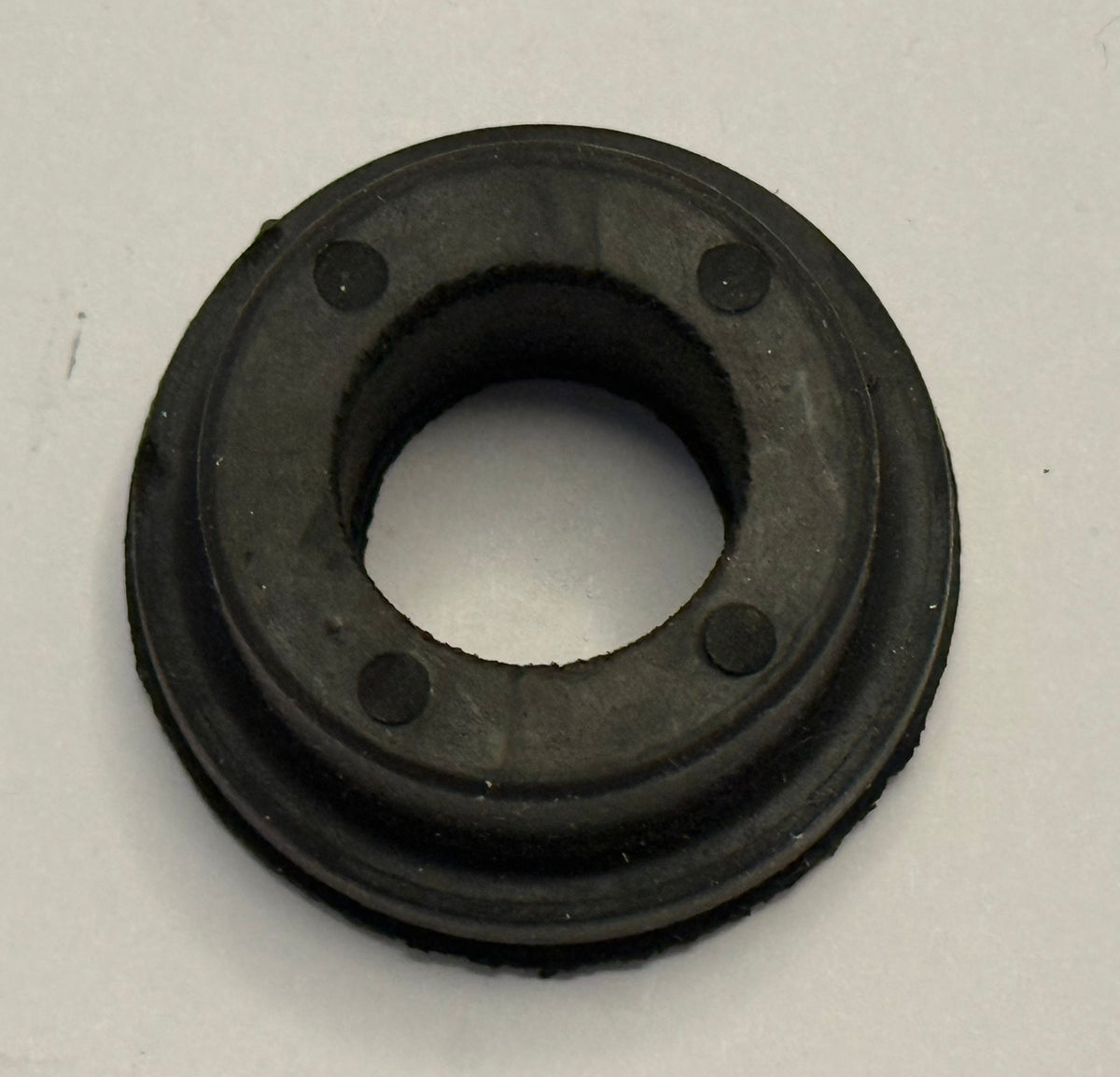 Jaguar LOWER RADIATOR MOUNT CBC1789