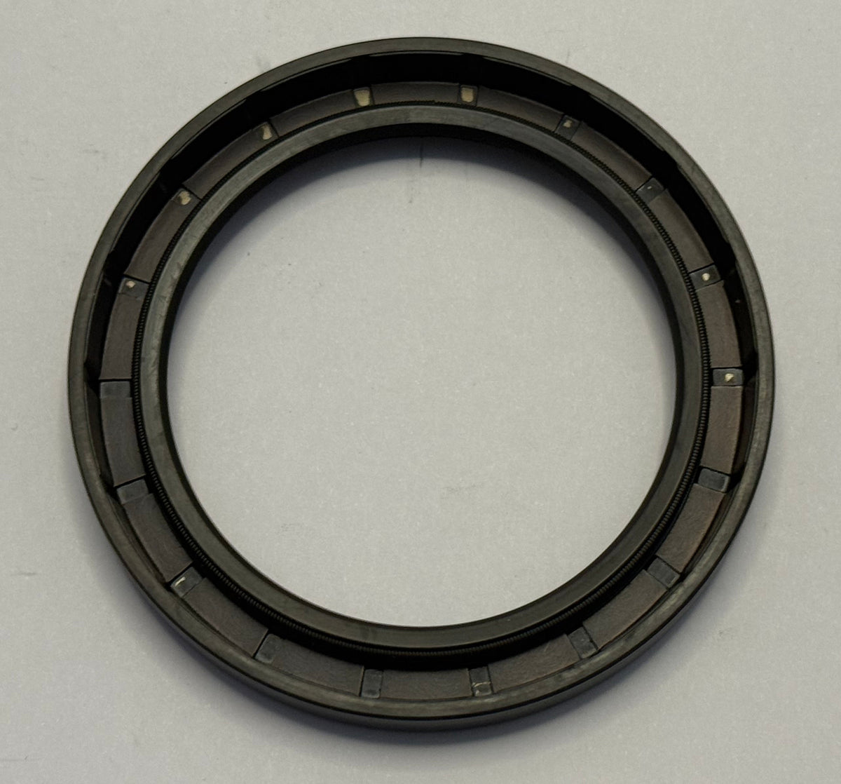 Jaguar REAR OUTER HUB SEAL CCC4466