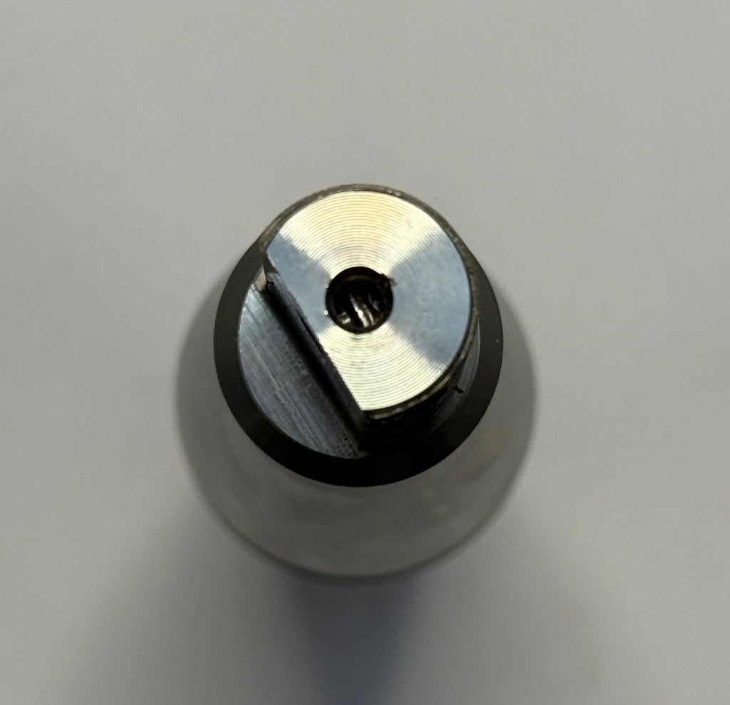 Jaguar STUB AXLE CCC5136