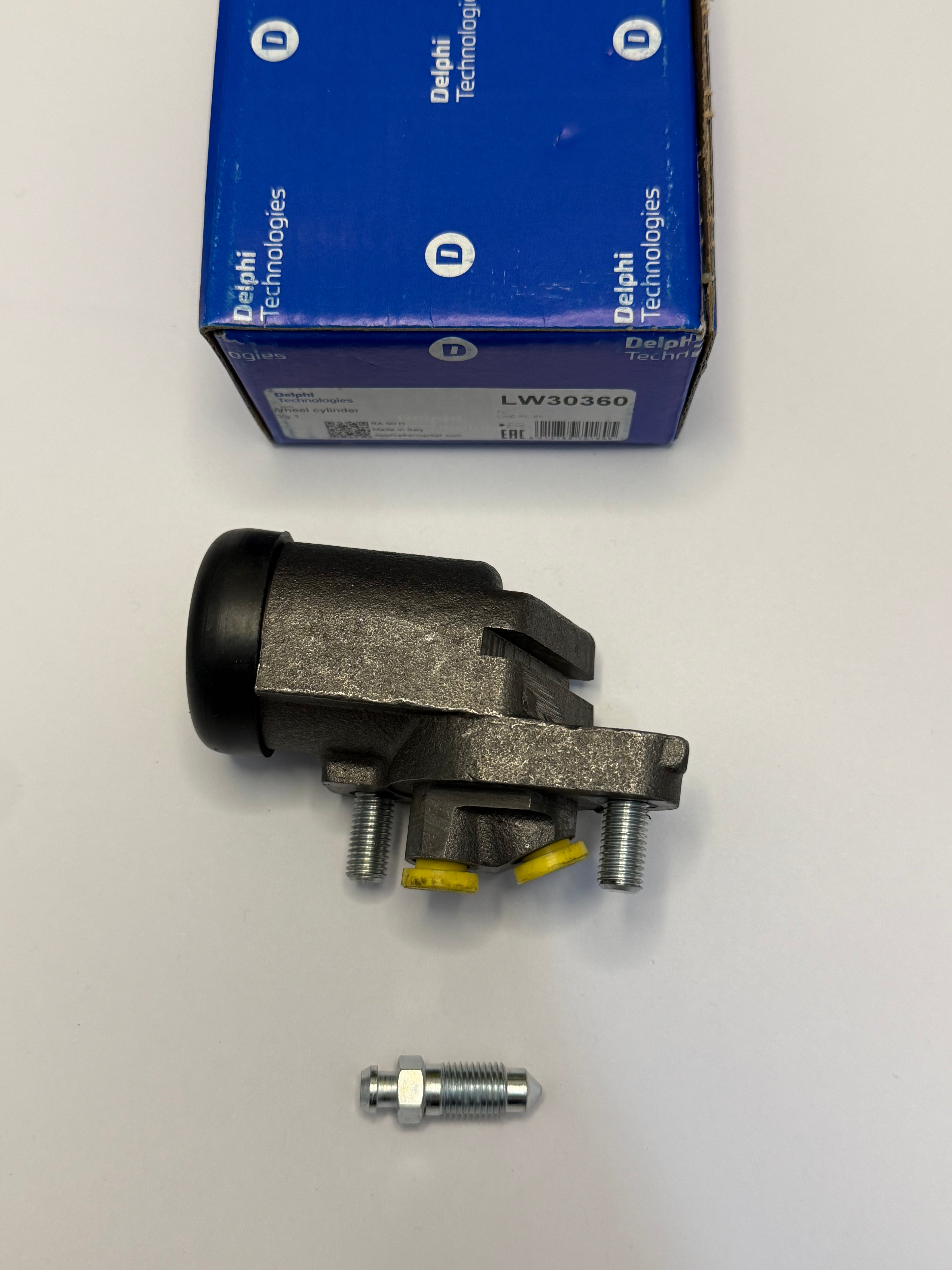 LEFT HAND FRONT WHEEL CYLINDER 243743-Land Rover-Sovereign Auto