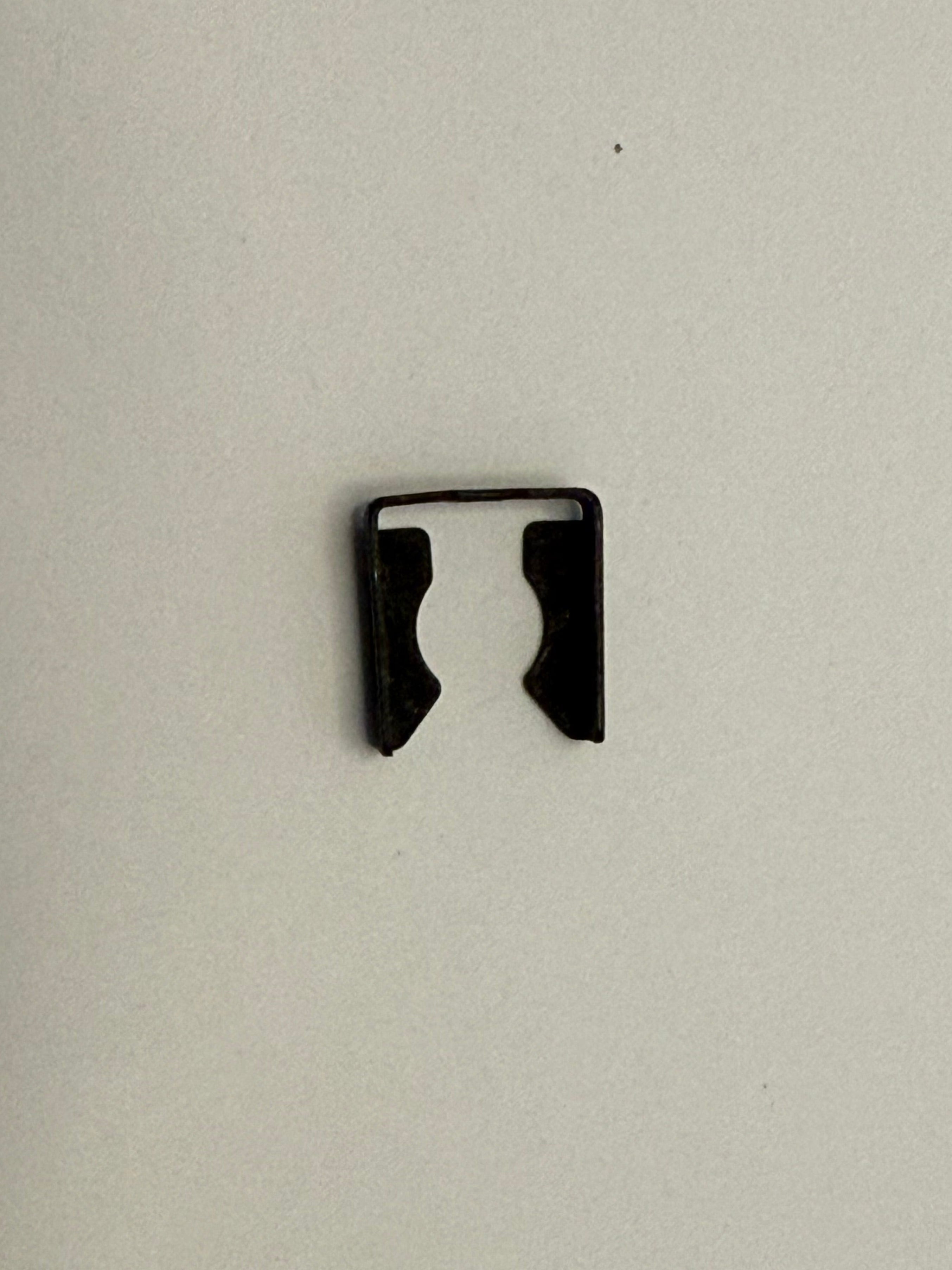 Land Rover FUEL INJECTOR CLIP 1274729