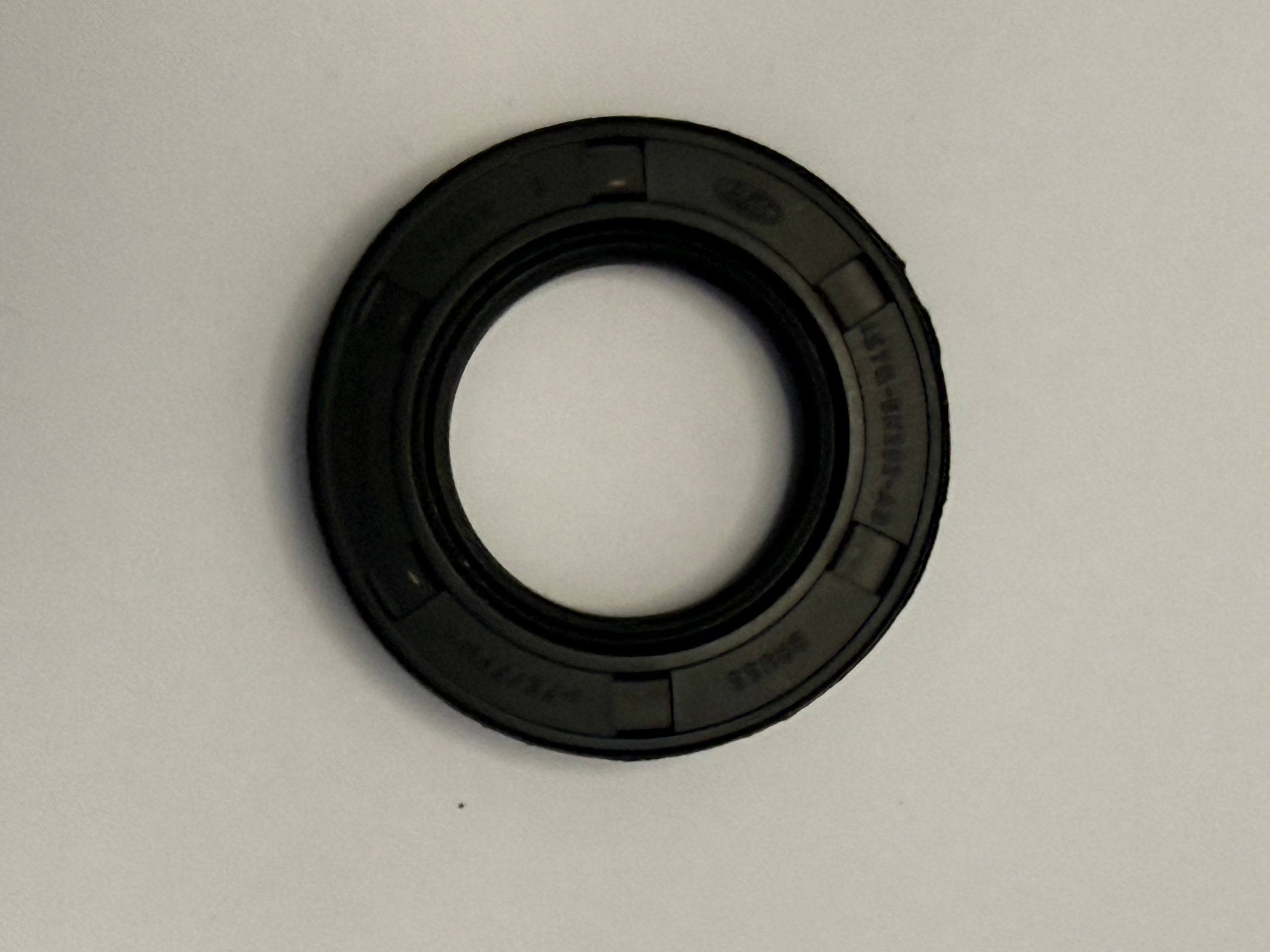 Land Rover CAMSHAFT SEAL 1311318
