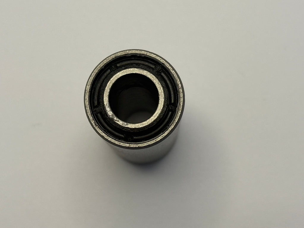 Land Rover SPRING SHACKLE BUSH 569746