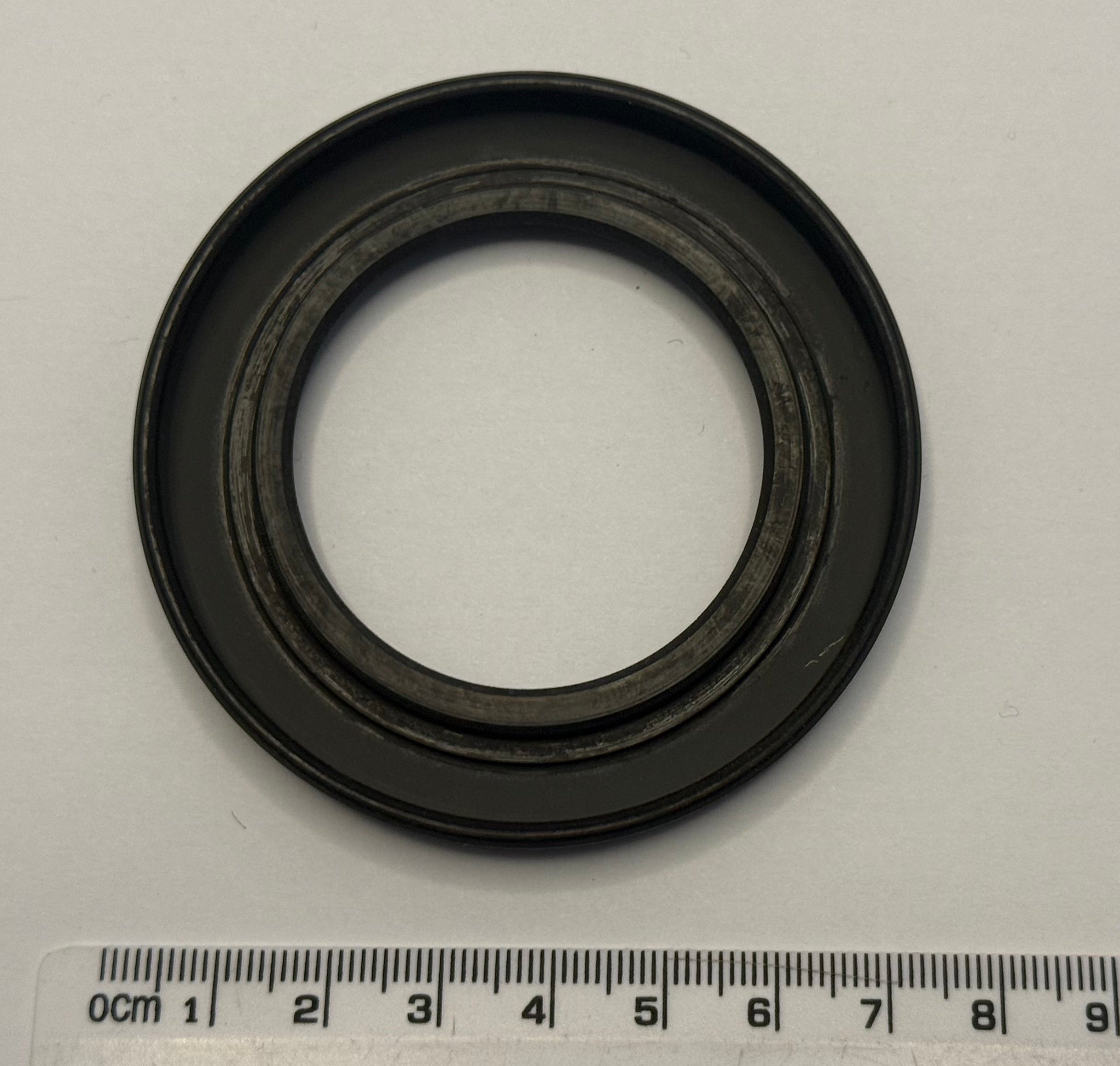 Land Rover TRANSFER CASE FRONT OUTPUT SEAL 571175