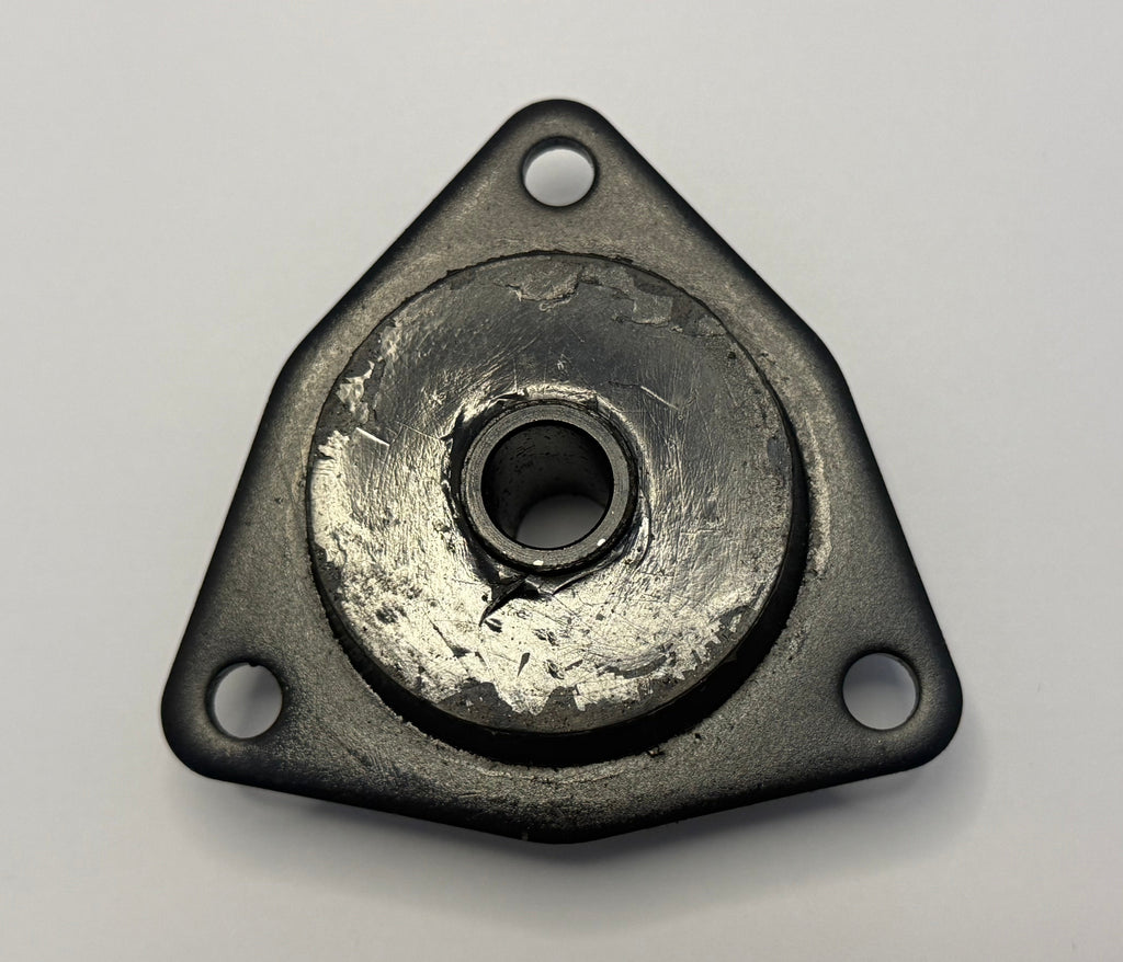 Land Rover LOWER LINK MOUNT 572180-R