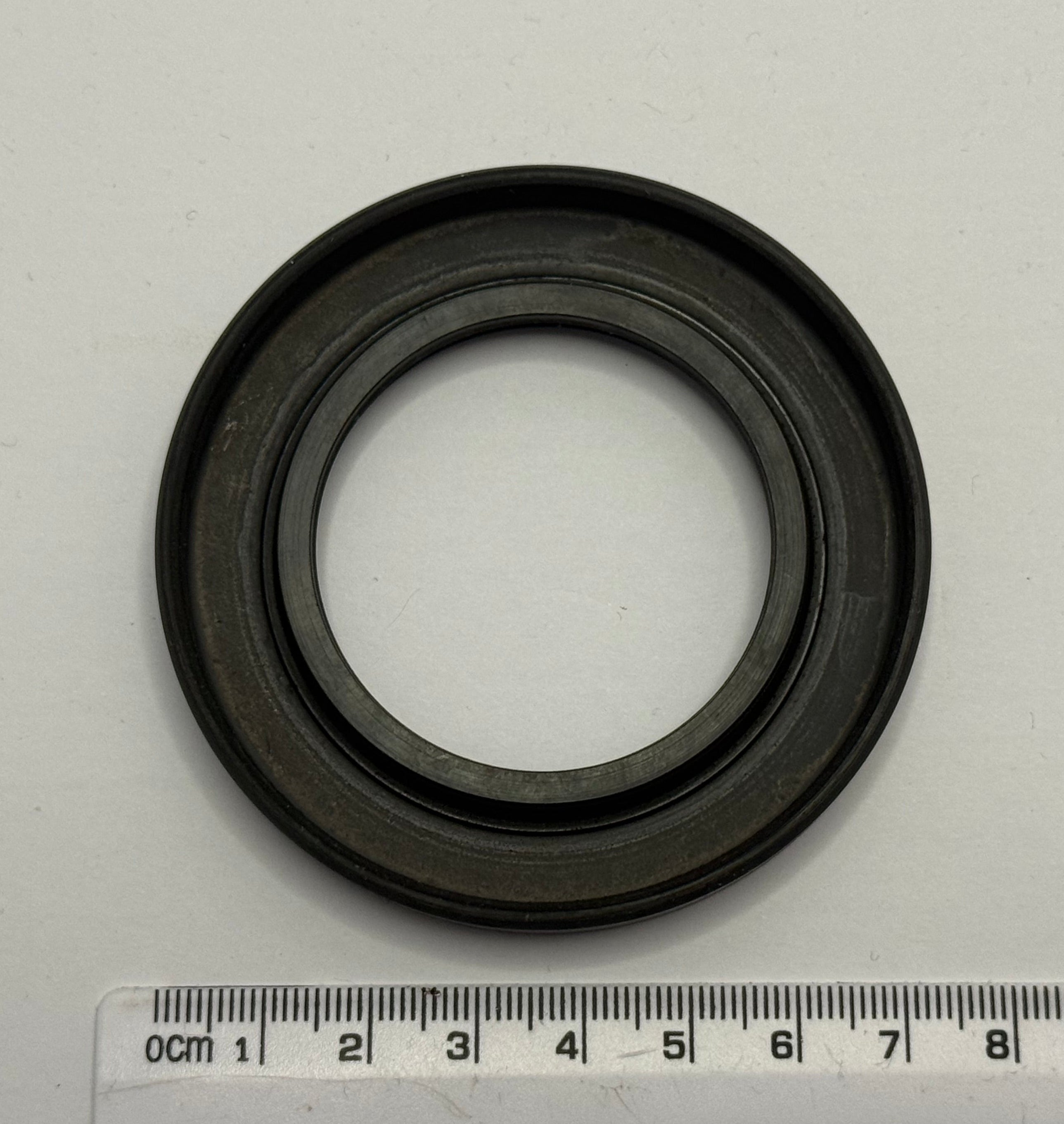 Land Rover REAR TRANSFER CASE OUTPUT SEAL 90622240