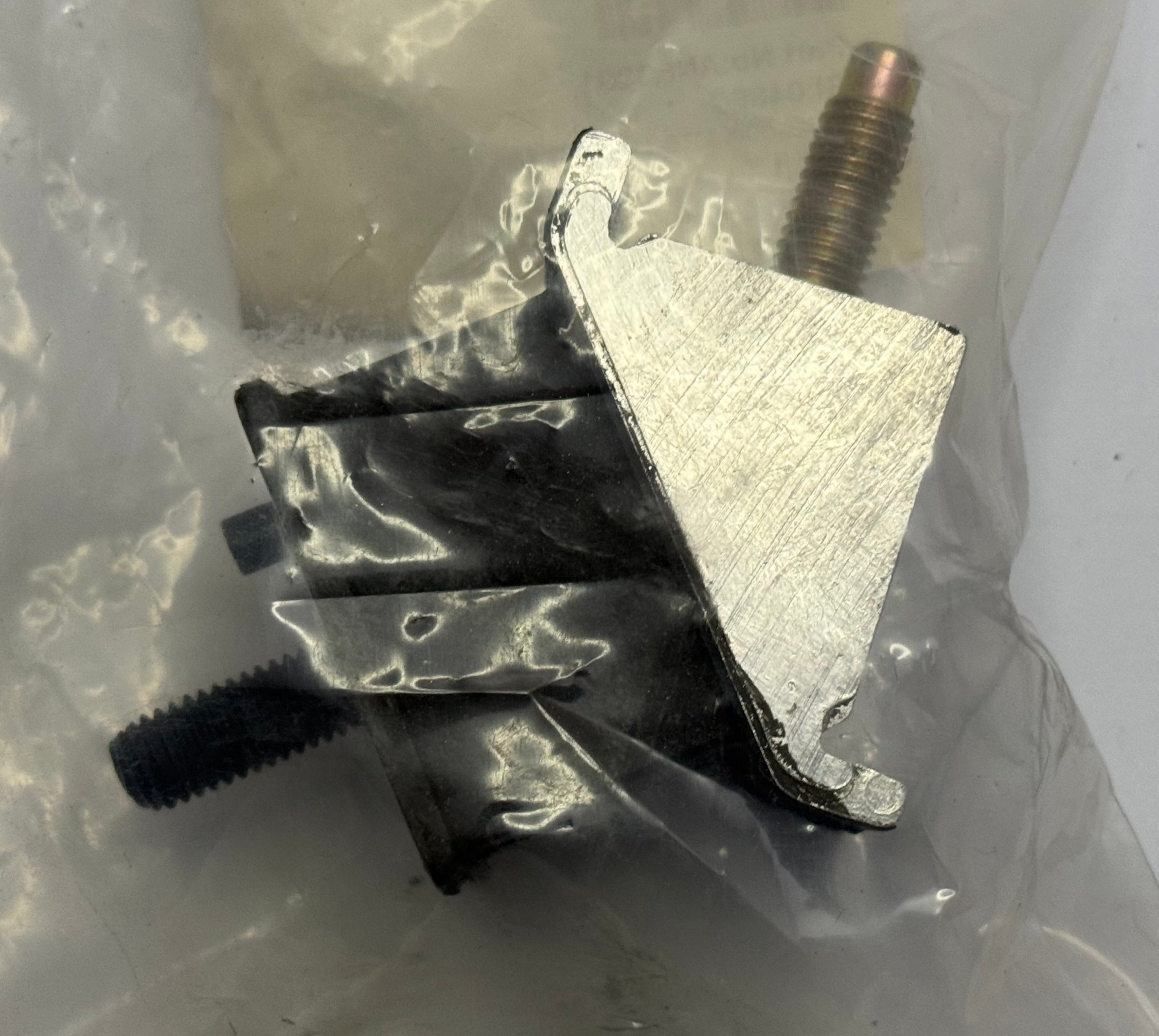 Land Rover, Range Rover GEARBOX MOUNT ANR3201