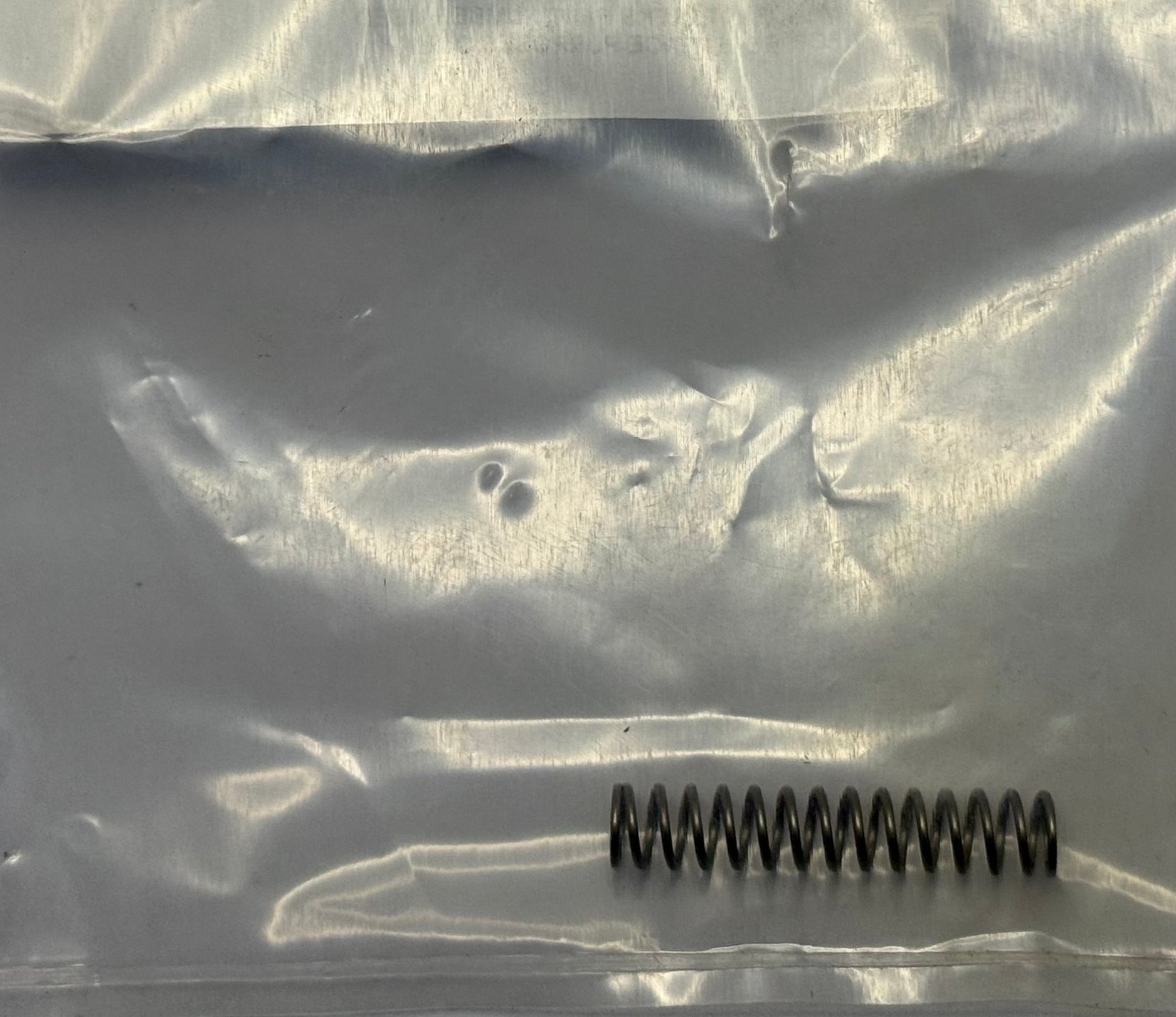 Land Rover, range rover FUEL FLAP SPRING BPA780120
