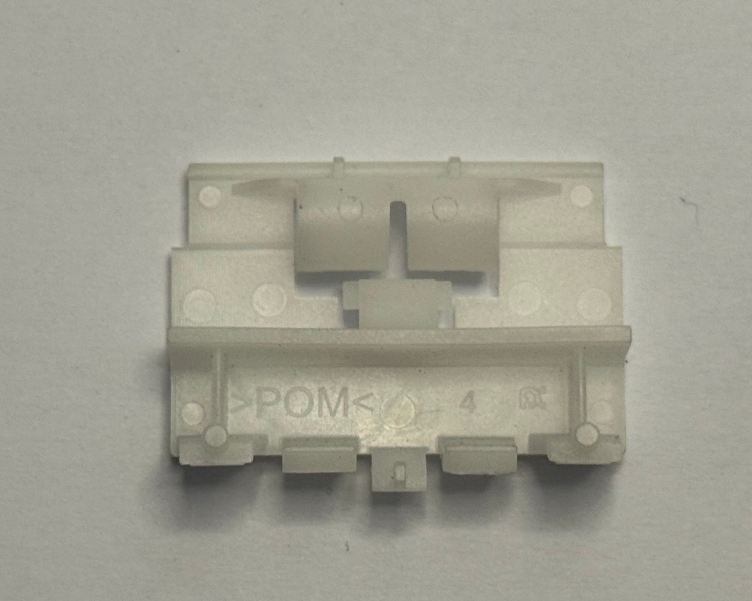Range Rover DBE500013 CLIP W/STRIP