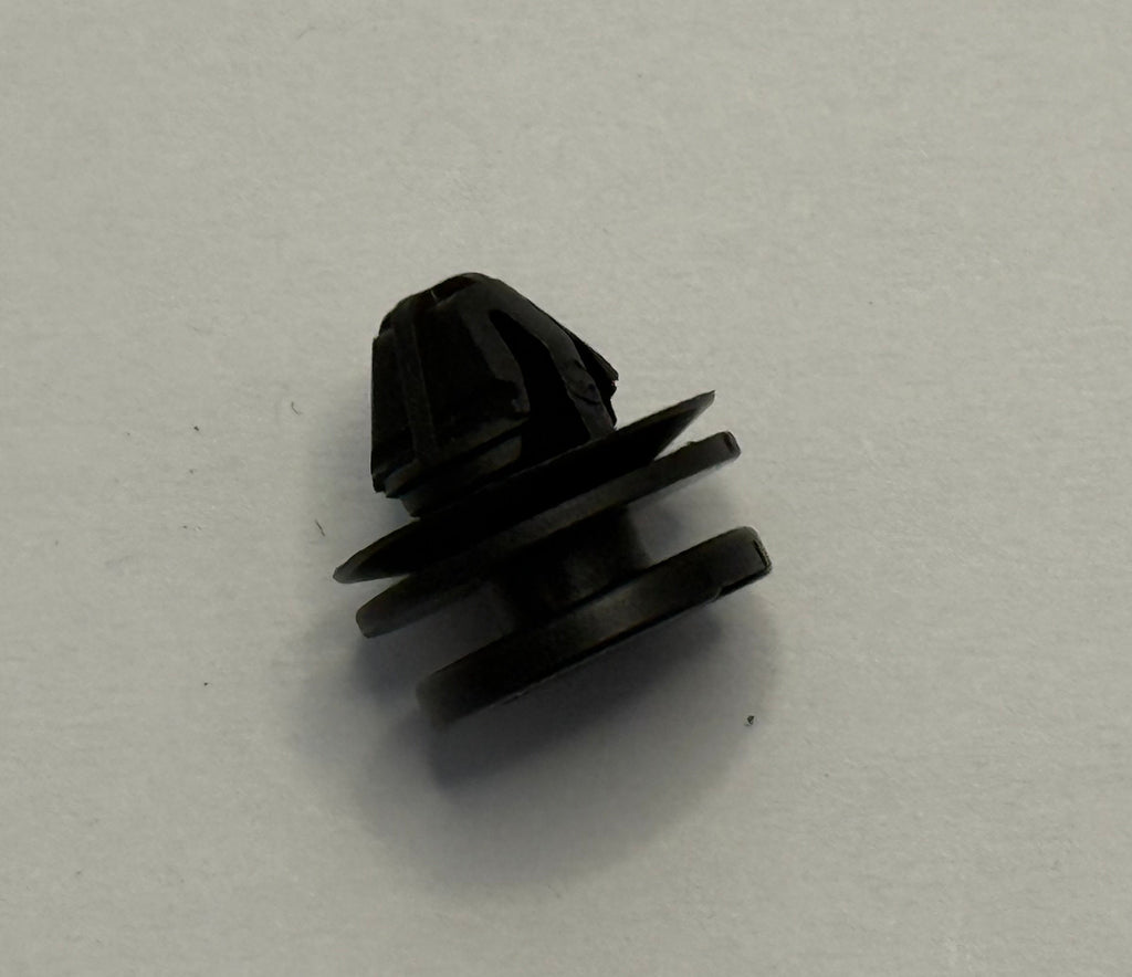 Land Rover DYC500110 TRIM CLIP