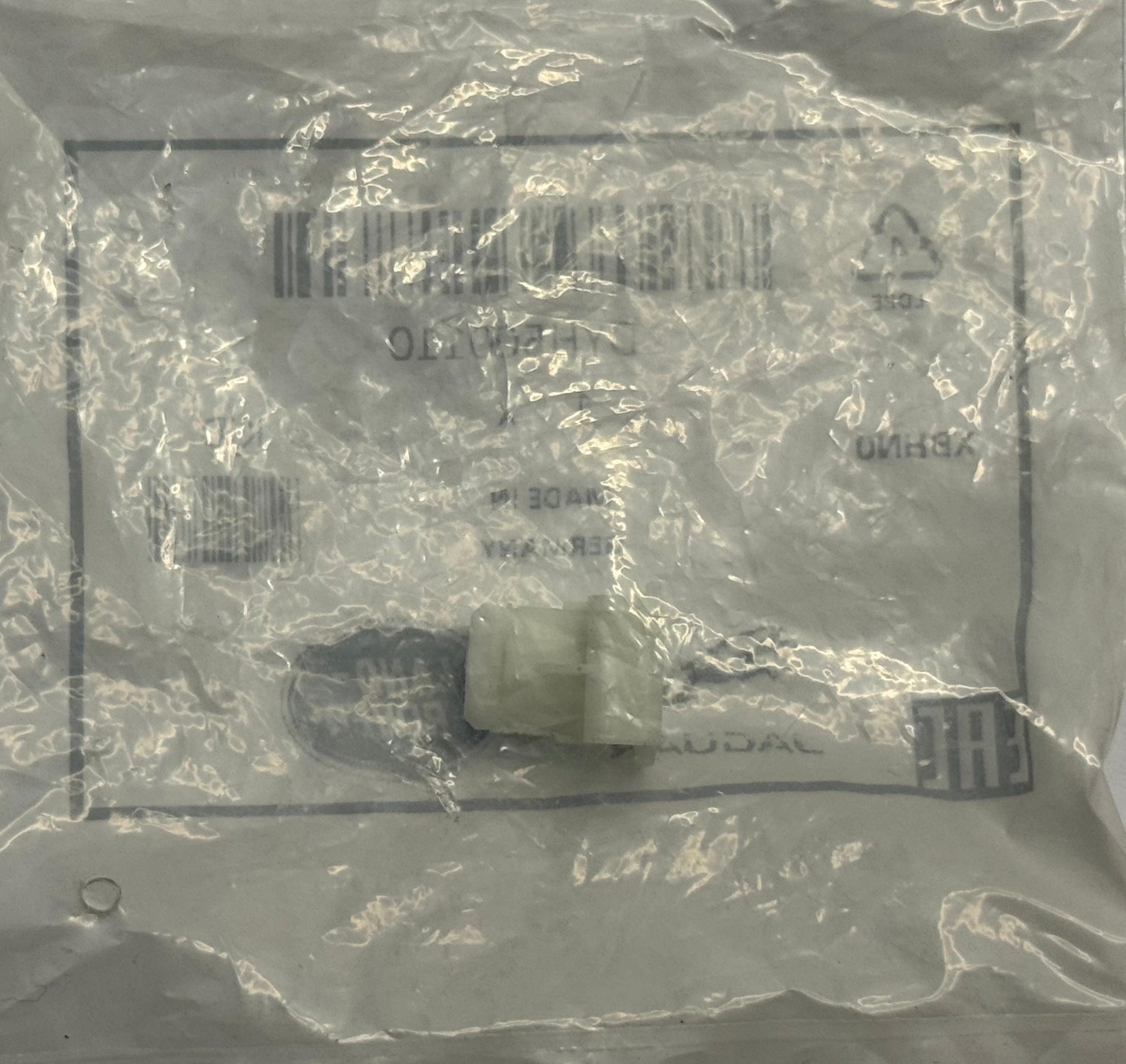 Land Rover, Range Rover DYH500110 PLASTIC NUT