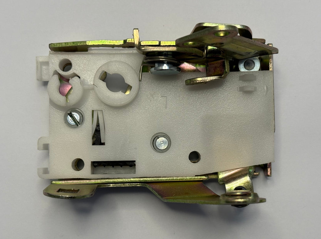 Land Rover FQM100771 LHR DOOR LATCH