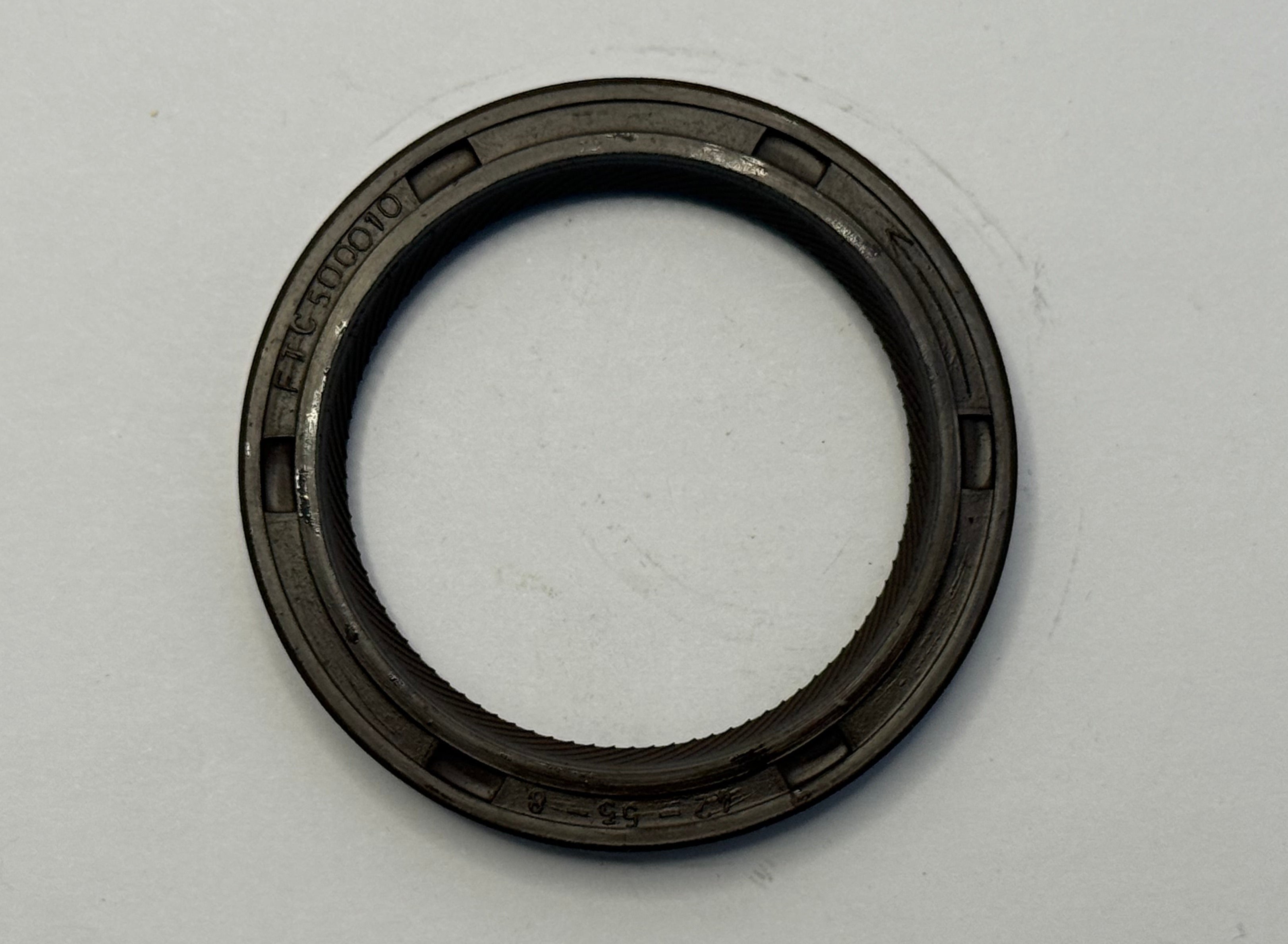 Land Rover, Range Rover REAR GEARBOX SEAL FTC500010