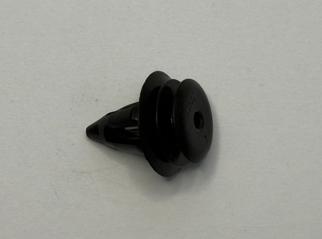 Range Rover TRIM CLIP FYC000100PUY