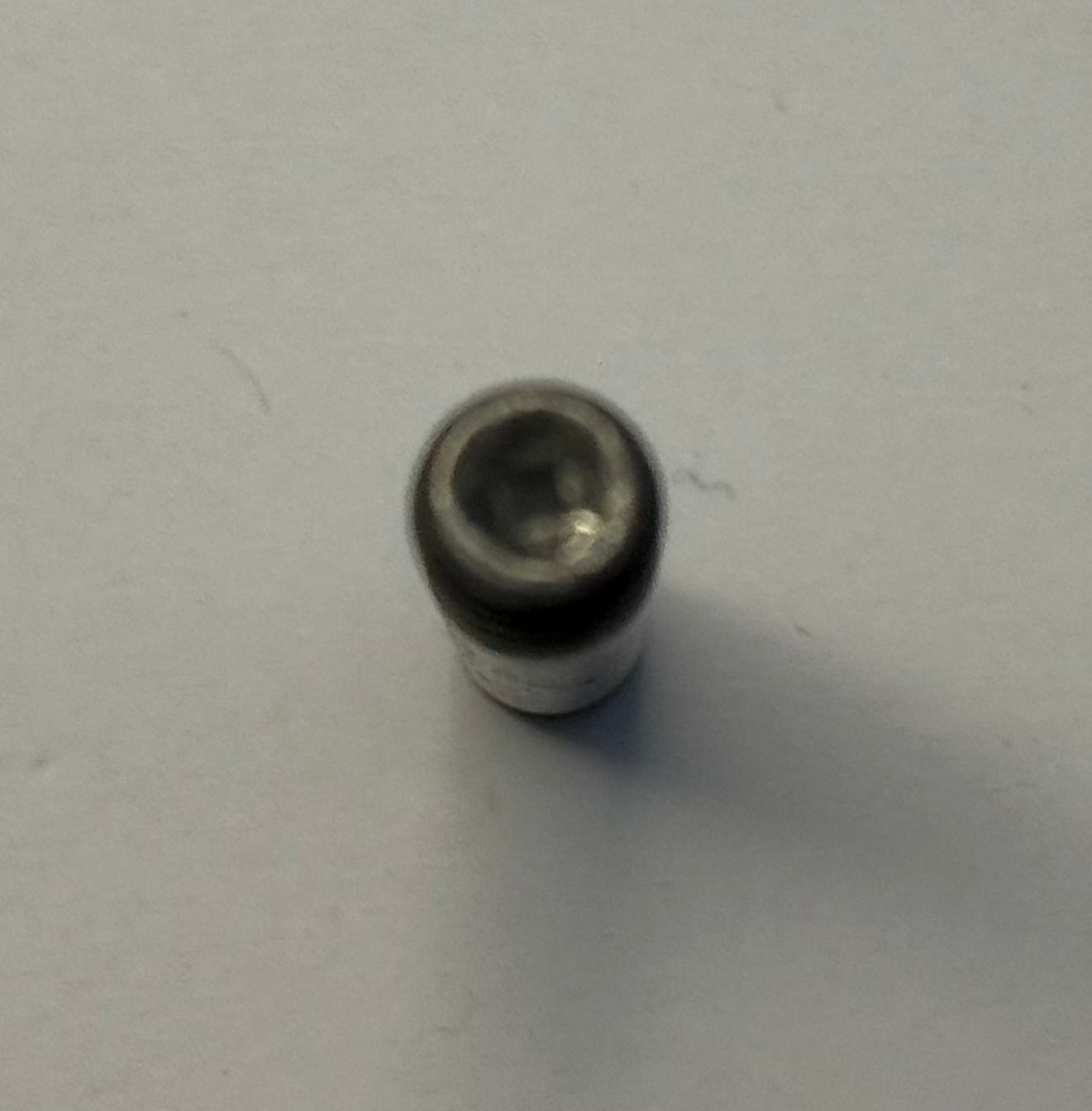 Land Rover STUD LR000657