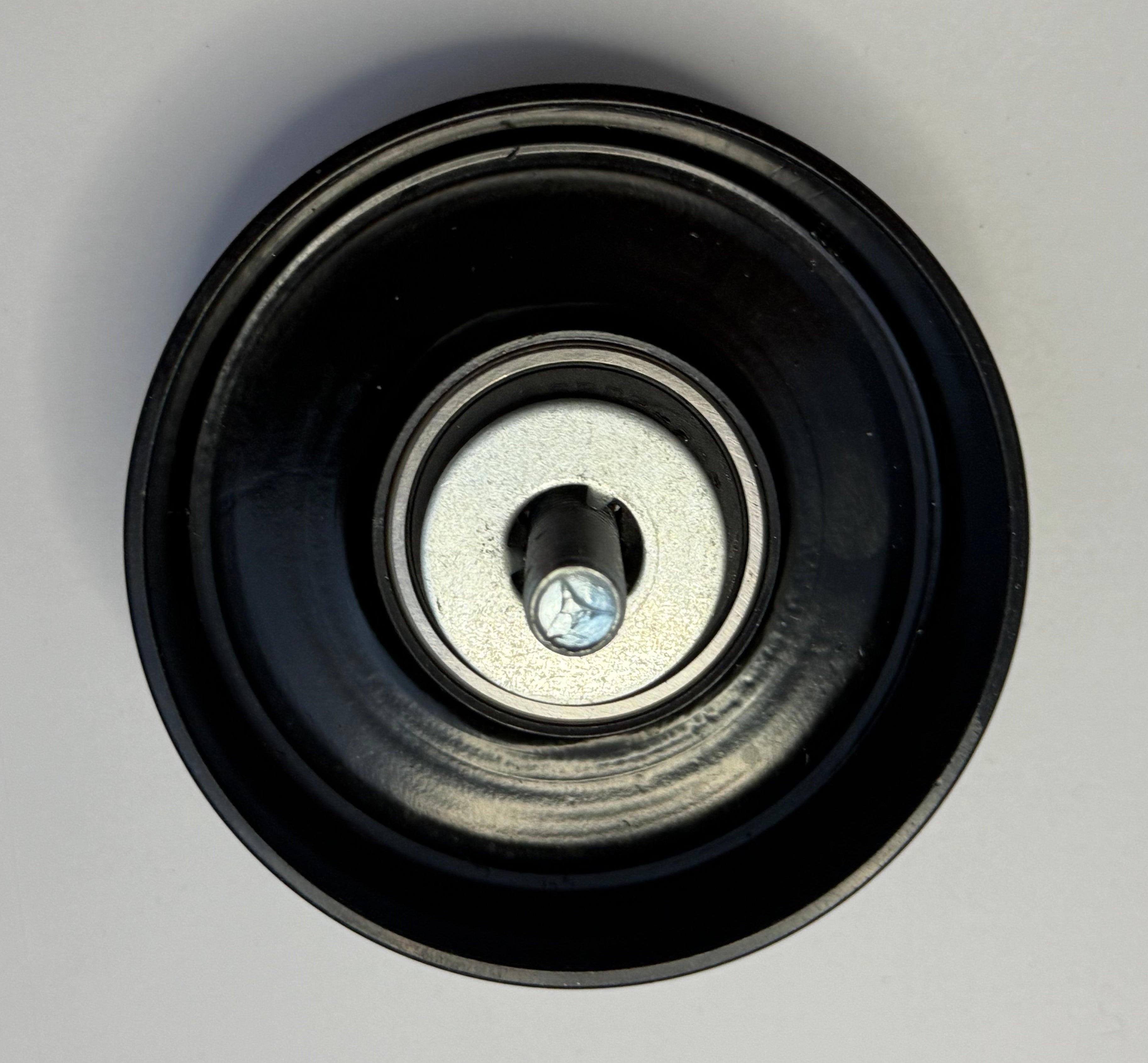Land Rover IDLER PULLEY LR000737