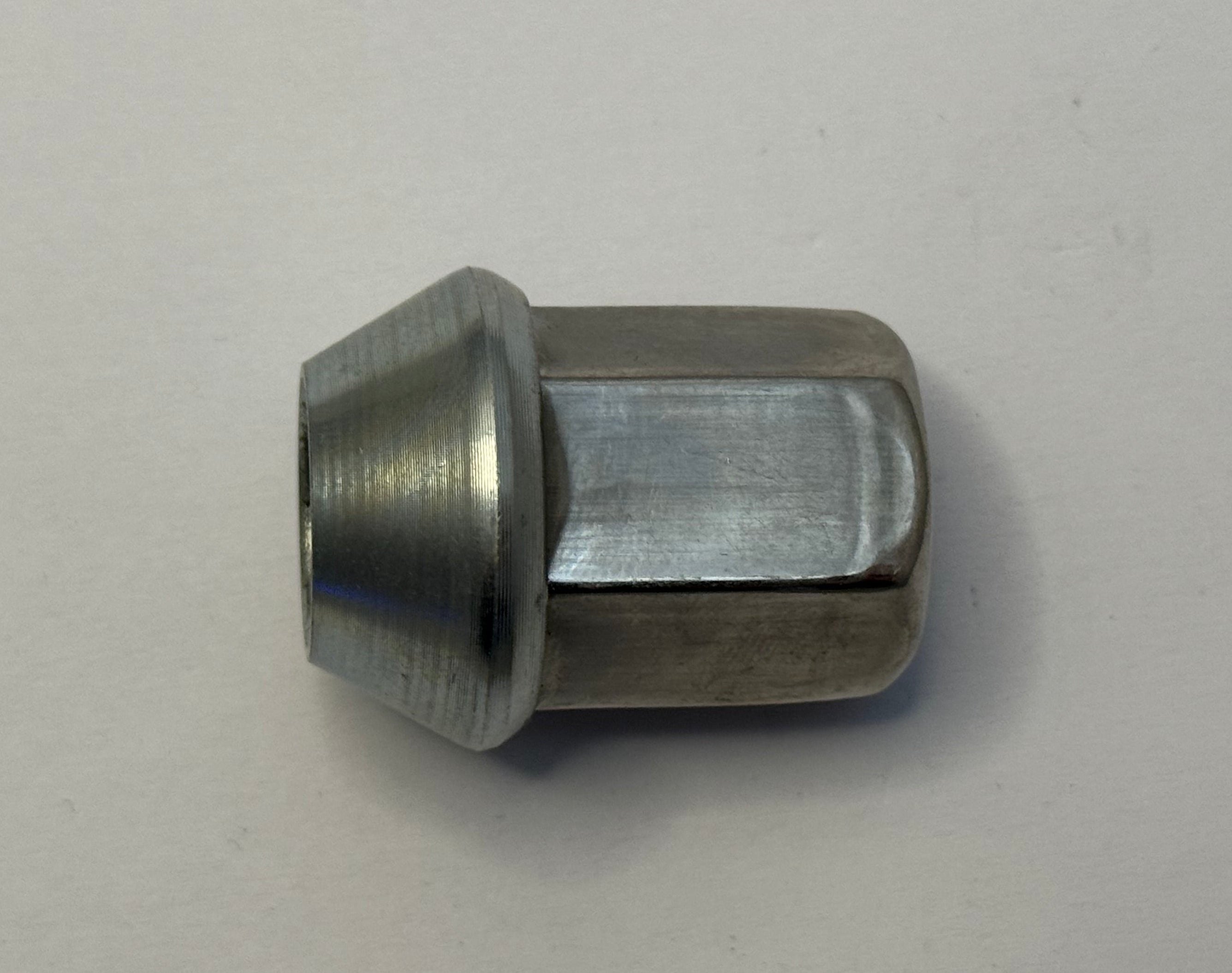 Land Rover, Range Rover WHEEL NUT LR001381