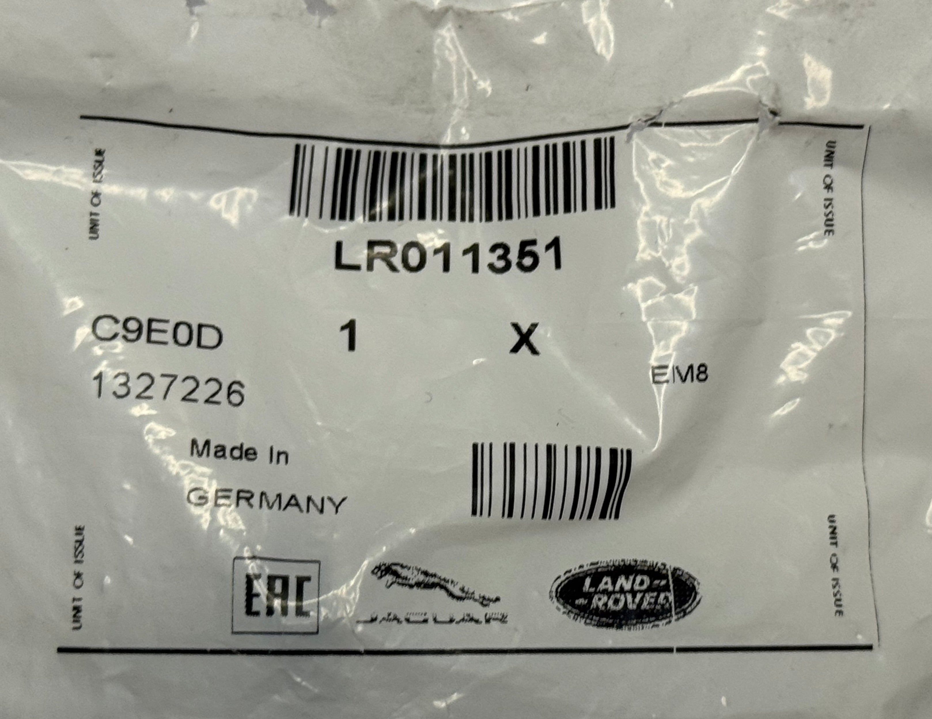 Land Rover, Range Rover STUD AND SLEEVE LR011351