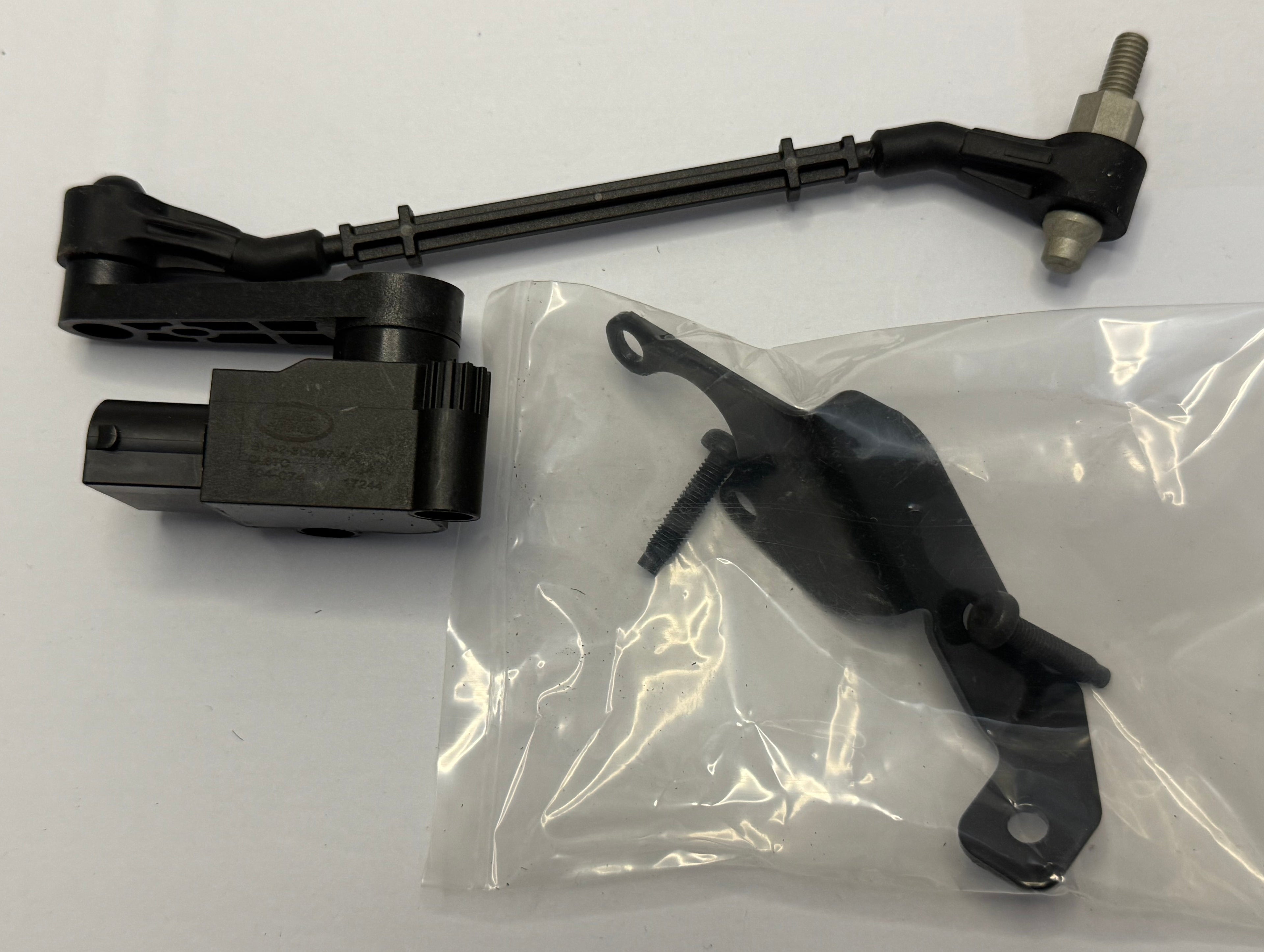 Range Rover HEIGHT SENSOR LR020627