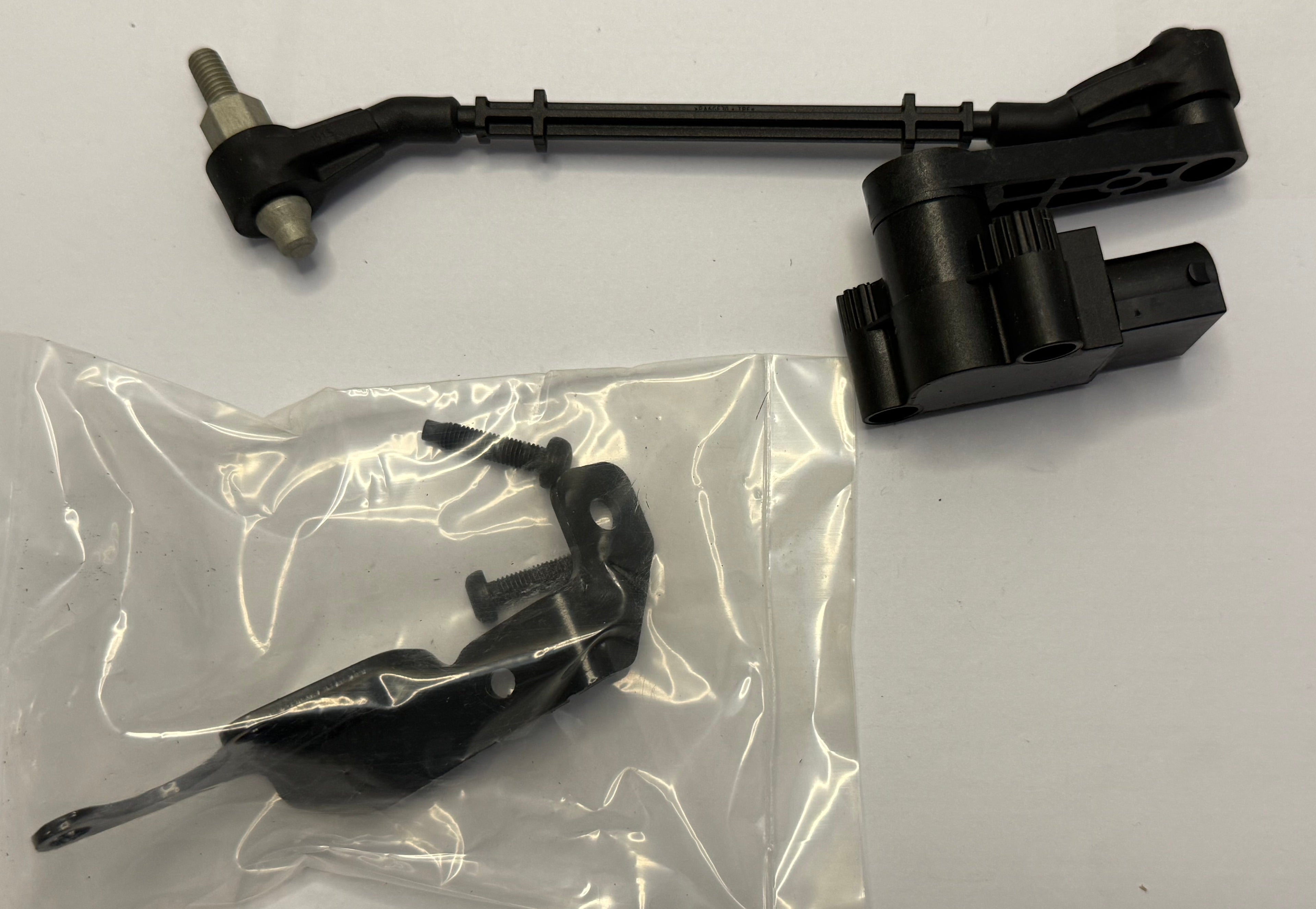 Range Rover HEIGHT SENSOR LR020627